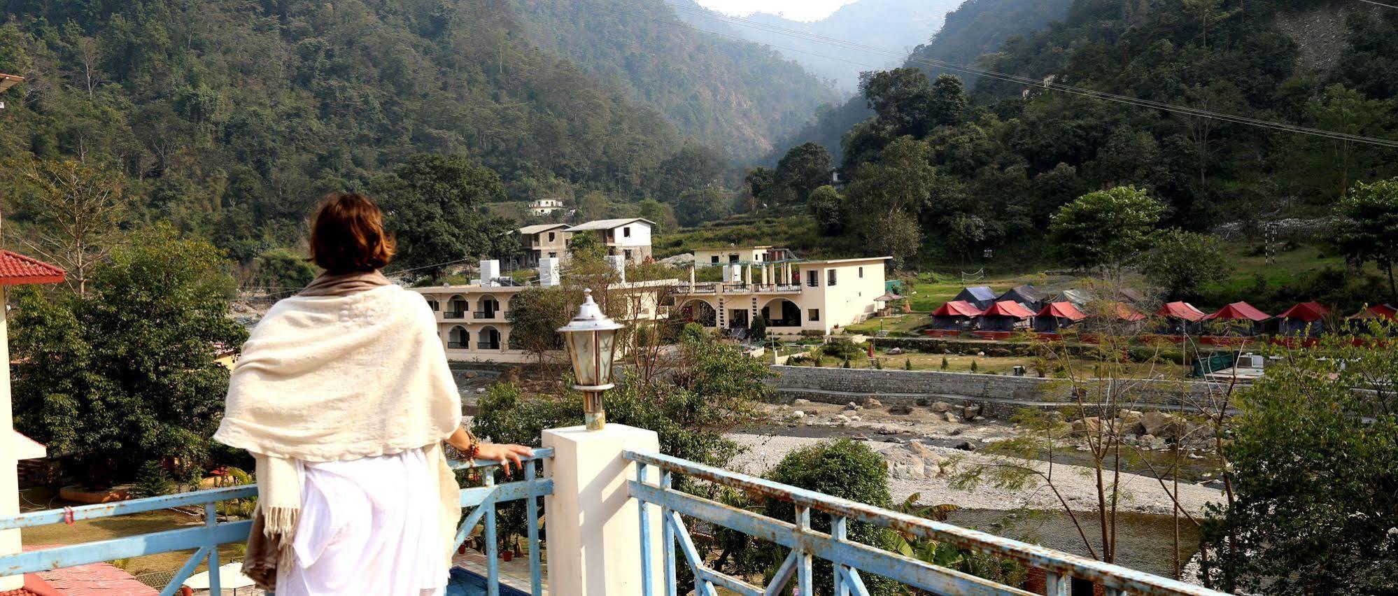 ホテル Sattva Retreat リシケーシュ エクステリア 写真